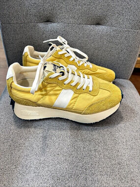 Seavees Acorn Trainer Beachball Yellow & White Sneakers 6.5 new
